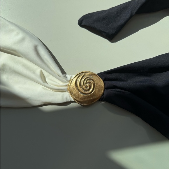 ZARA Black and White METAL PIECE BIKINI TOP, Size L - Picture 5 of 5